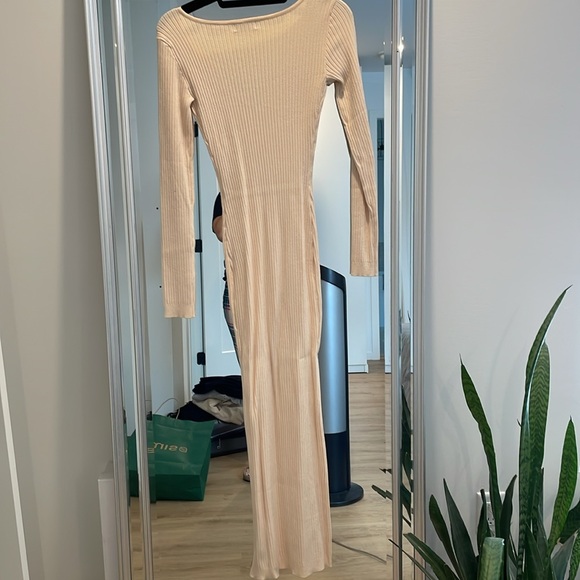 Meshki Size S cream maxi dress. - Picture 5 of 5